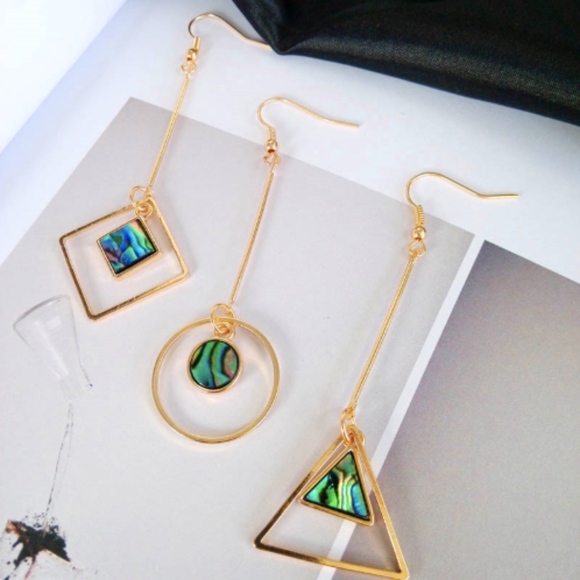 Earrings - Picture 1 of 6